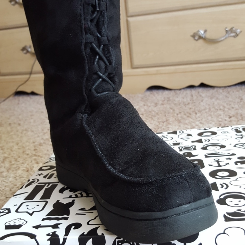 Boots - Picture 3 of 4